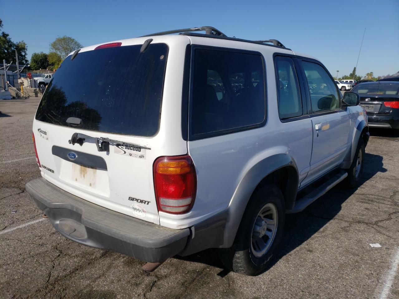 Photo 4 from auction – 2000 FORD EXPLORER S with VIN 1FMYU60E8YUB10266