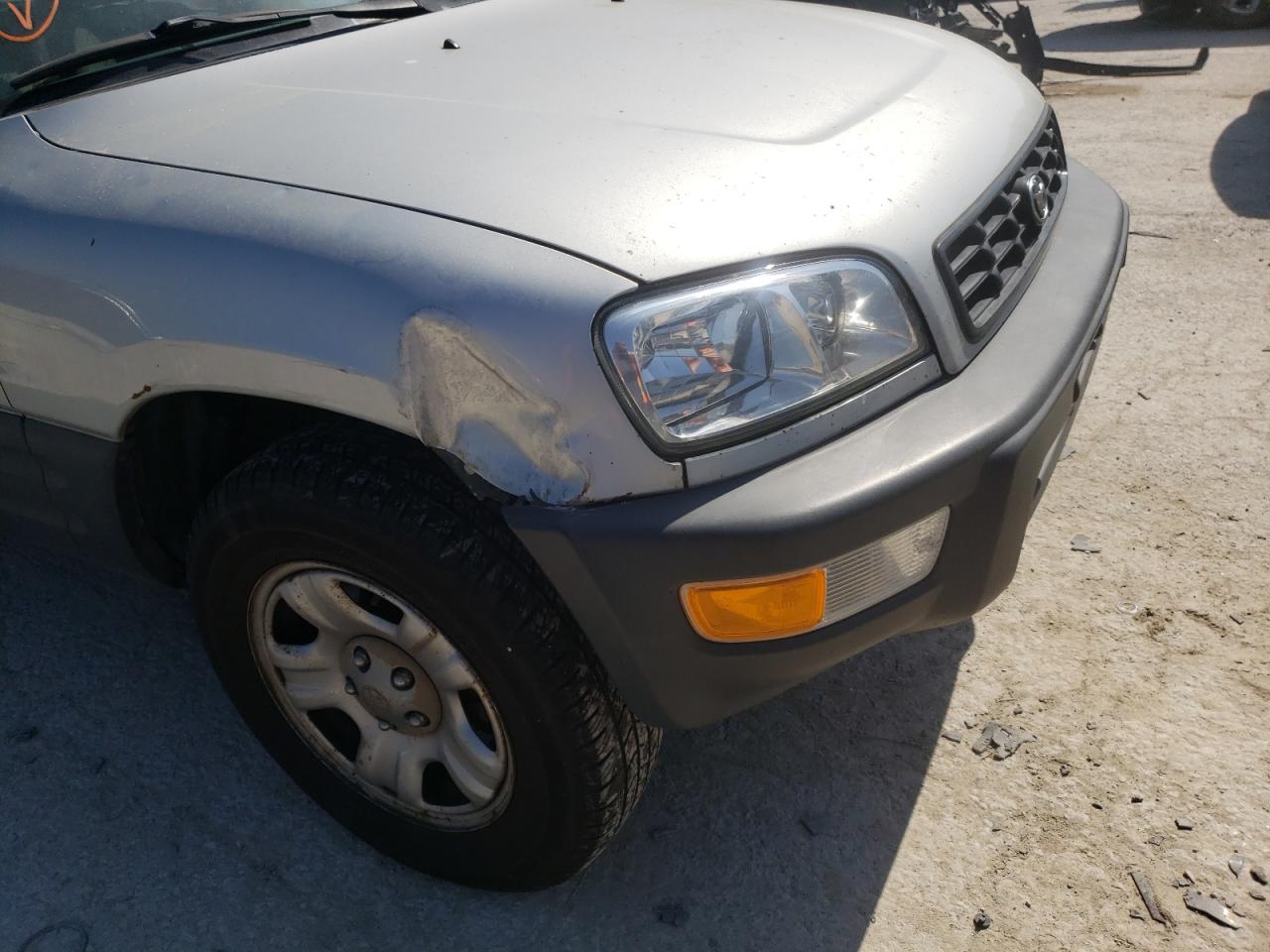 Photo 9 from auction – 1998 TOYOTA RAV 4 with VIN JT3GP10VXW7029067