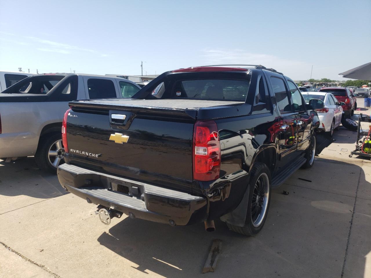 Photo 4 from auction – 2013 CHEVROLET AVALANCHE with VIN 3GNTKFE71DG189055