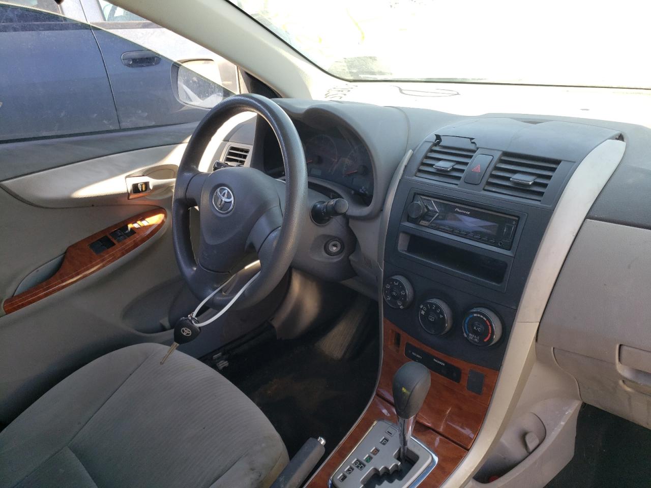 Photo 9 from auction – 2009 TOYOTA COROLLA BA with VIN 1NXBU40E49Z106629