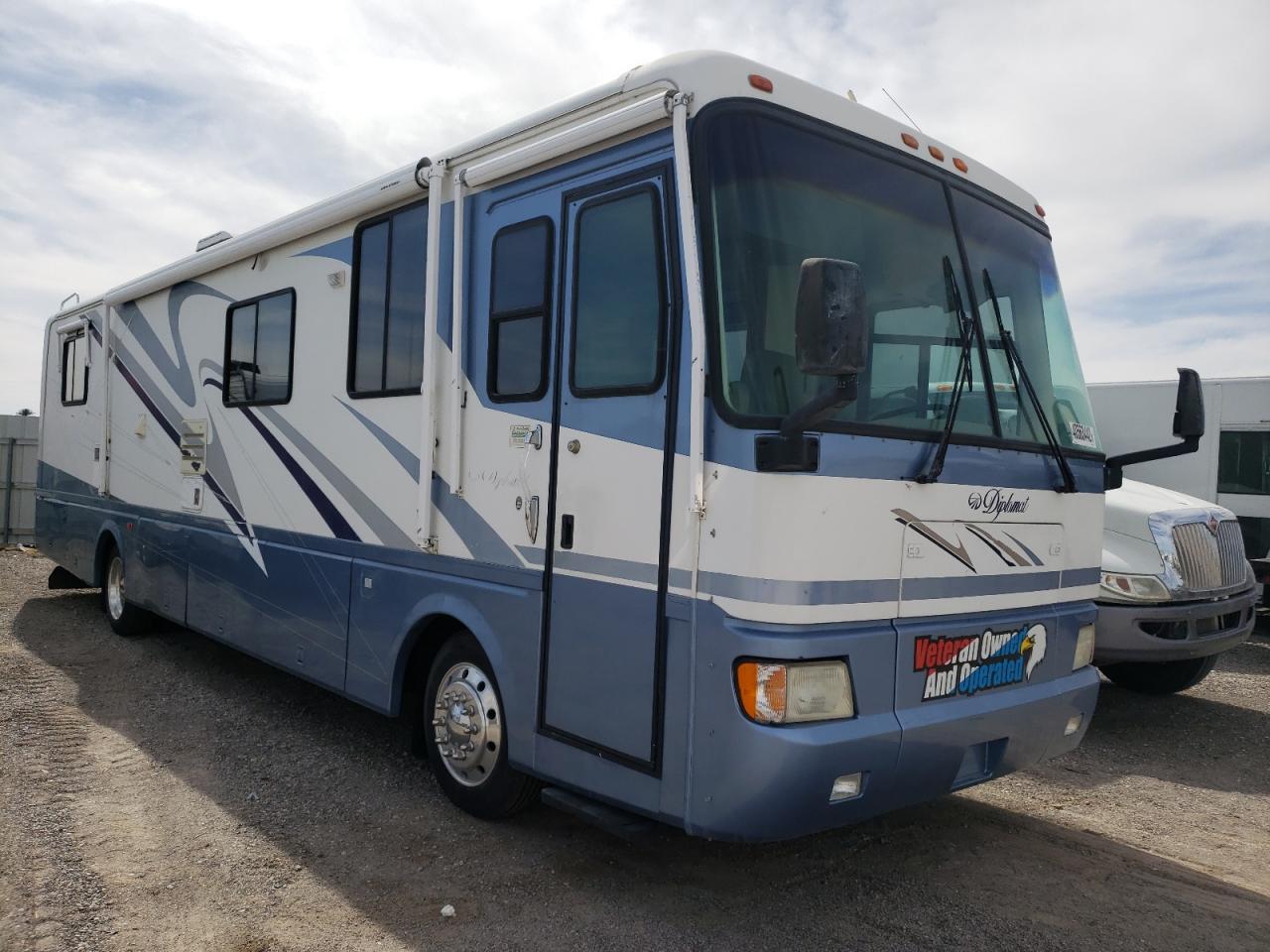 Photo 1 from auction – 2000 MONA MOTOR HOME with VIN 1RF120518Y2009411