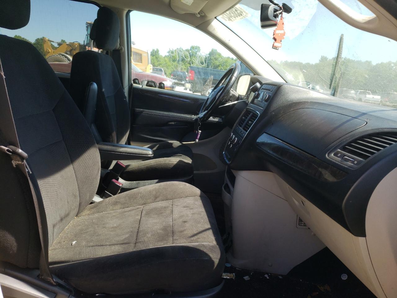 Photo 5 from auction – 2011 DODGE GRAND CARA with VIN 2D4RN3DG4BR788763