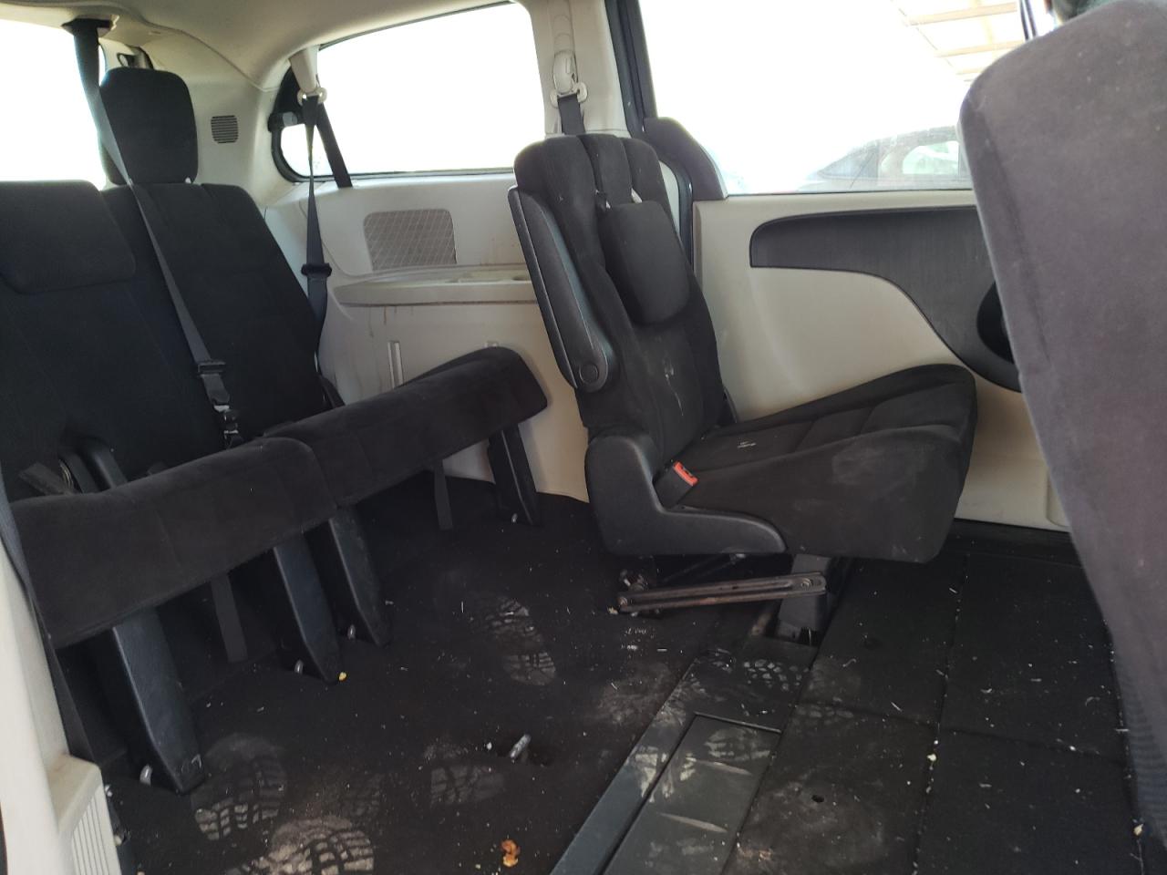 Photo 6 from auction – 2014 DODGE GRAND CARA with VIN 2C4RDGCG3ER253842