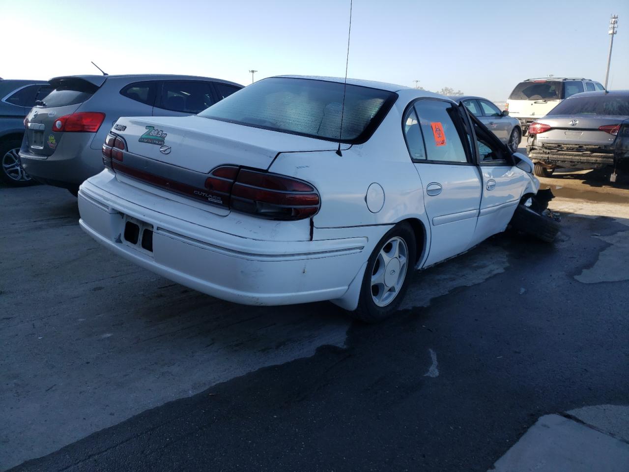 Photo 4 from auction – 1998 OLDSMOBILE CUTLASS GL with VIN 1G3NG52M3W6351330