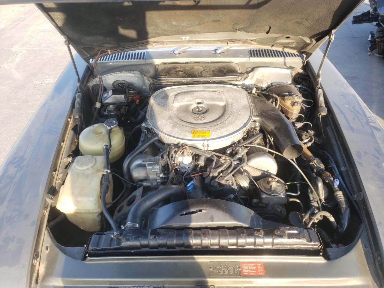 Photo 7 from auction – 1981 MERCEDES-BENZ 380 SL with VIN WDBBA45A4BB007943