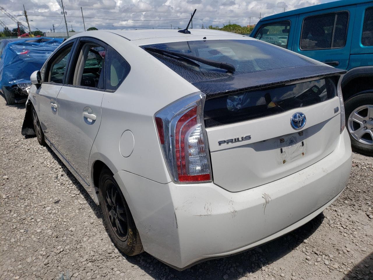 Photo 3 from auction – 2014 TOYOTA PRIUS with VIN JTDKN3DU3E1805937
