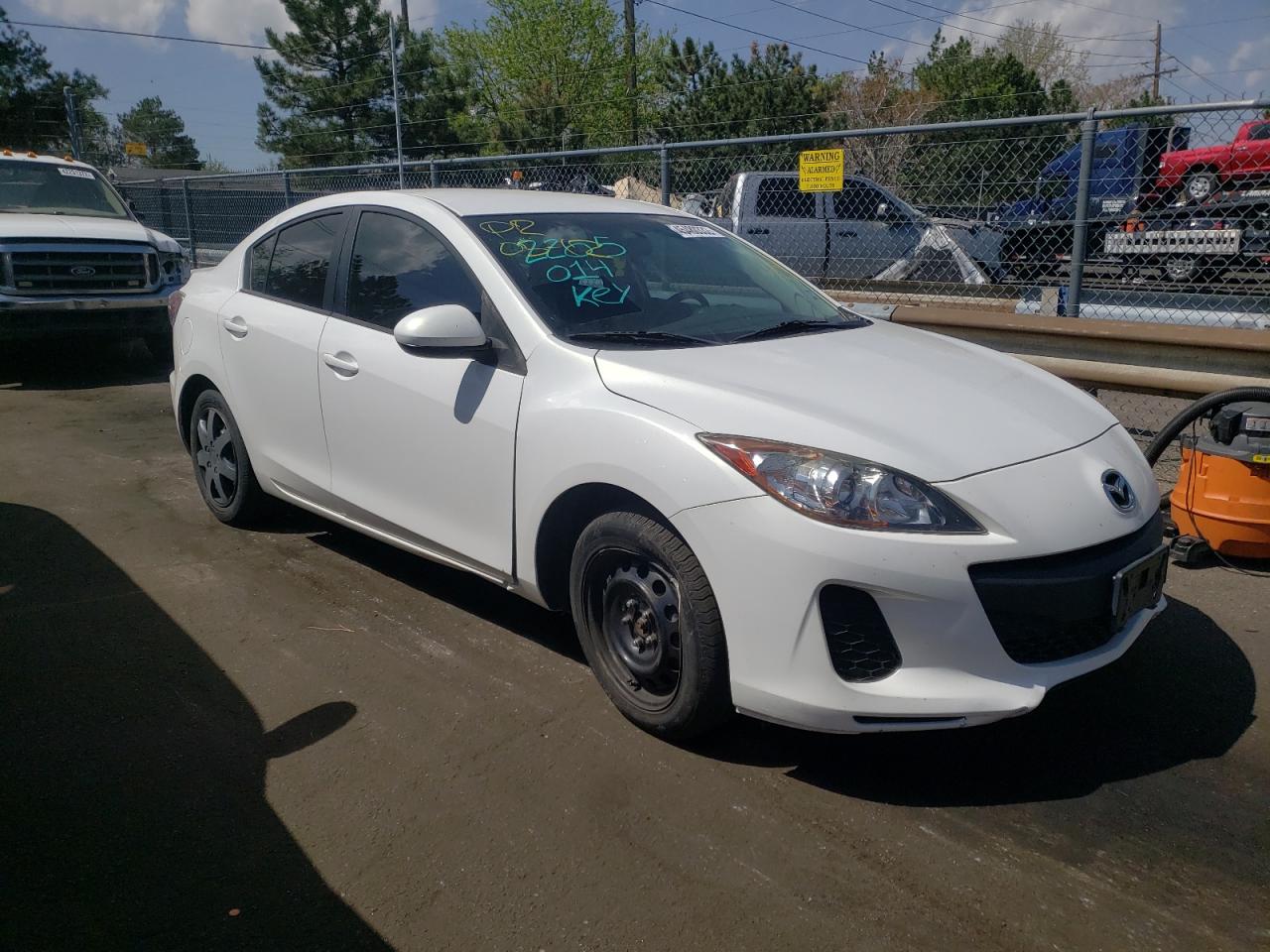 MAZDA 3 I 2012 with VIN JM1BL1UF5C1552449 - Photo from auction