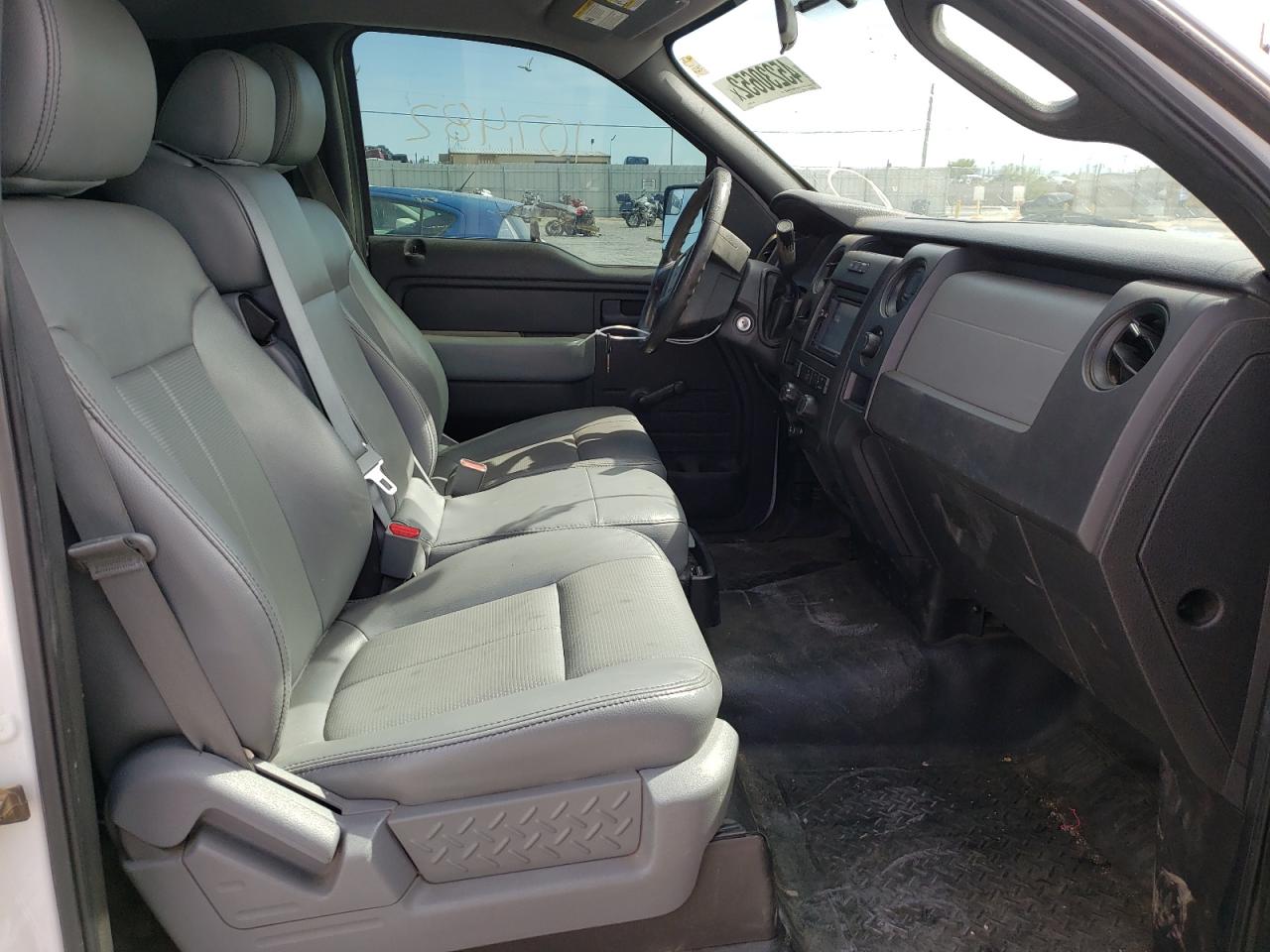 Photo 5 from auction – 2011 FORD F150 with VIN 1FTMF1CMXBFB92516