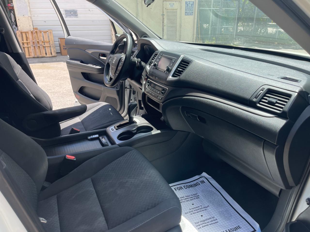 Photo 5 from auction – 2018 HONDA RIDGELINE with VIN 5FPYK3F17JB003888