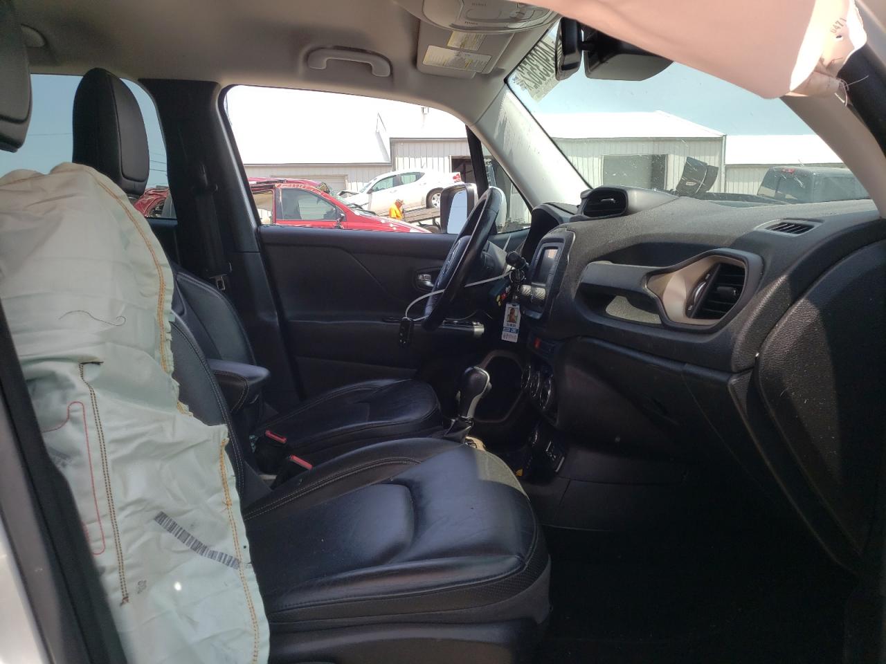 Photo 5 from auction – 2015 JEEP RENEGADE L with VIN ZACCJBDT1FPB42774