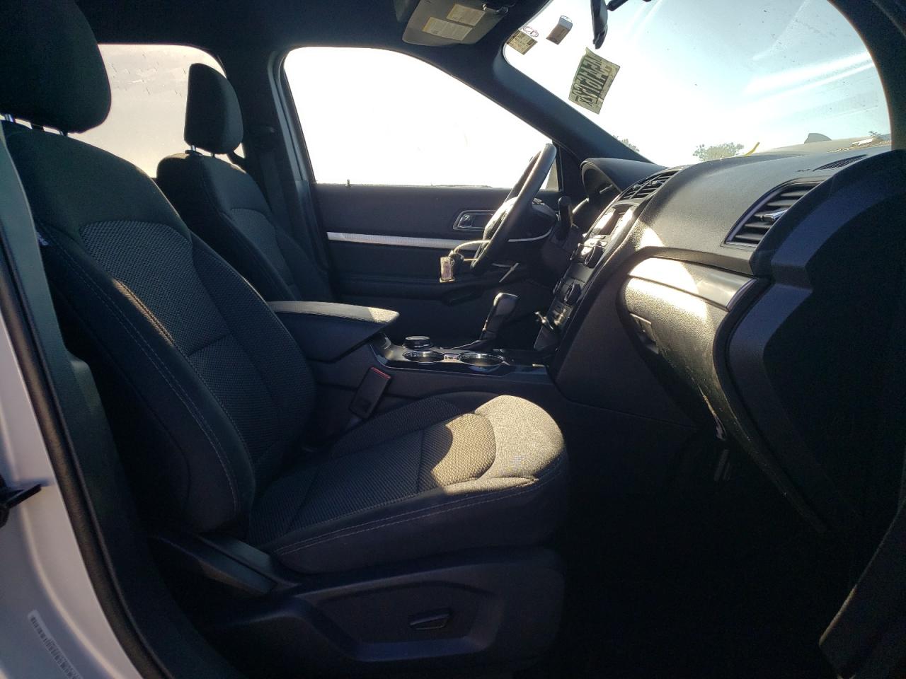 Photo 5 from auction – 2019 FORD EXPLORER X with VIN 1FM5K8DH7KGA67151