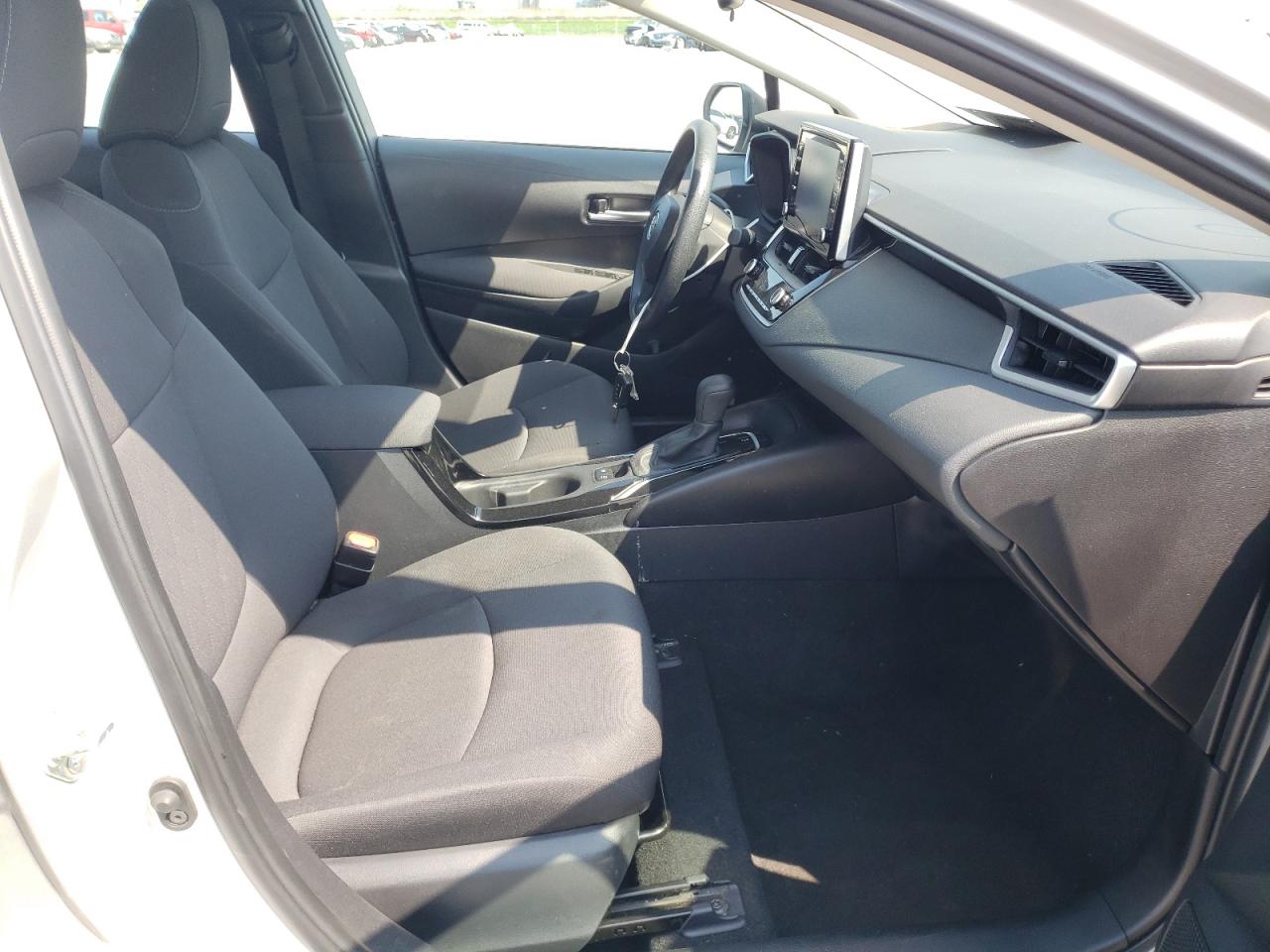 Photo 5 from auction – 2020 TOYOTA COROLLA LE with VIN 5YFEPRAE6LP076249
