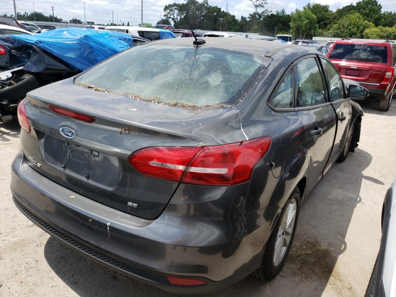 Photo 4 from auction – 2017 FORD FOCUS SE with VIN 1FADP3F24HL212875