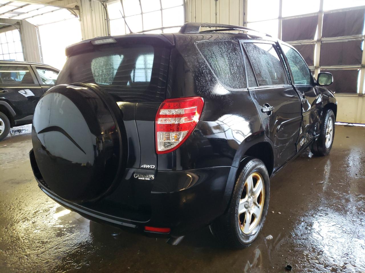 Photo 4 from auction – 2010 TOYOTA RAV4 with VIN JTMBF4DV9A5017923