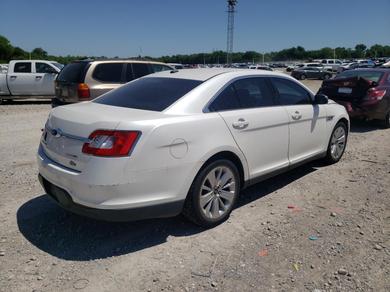 Foto 4 de la subasta – 2011 FORD TAURUS LIM con VIN 1FAHP2FW6BG174600