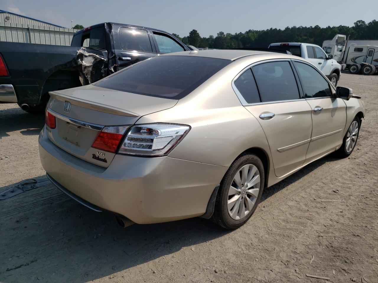 Photo 4 from auction – 2013 HONDA ACCORD EXL with VIN 1HGCR3F86DA024063