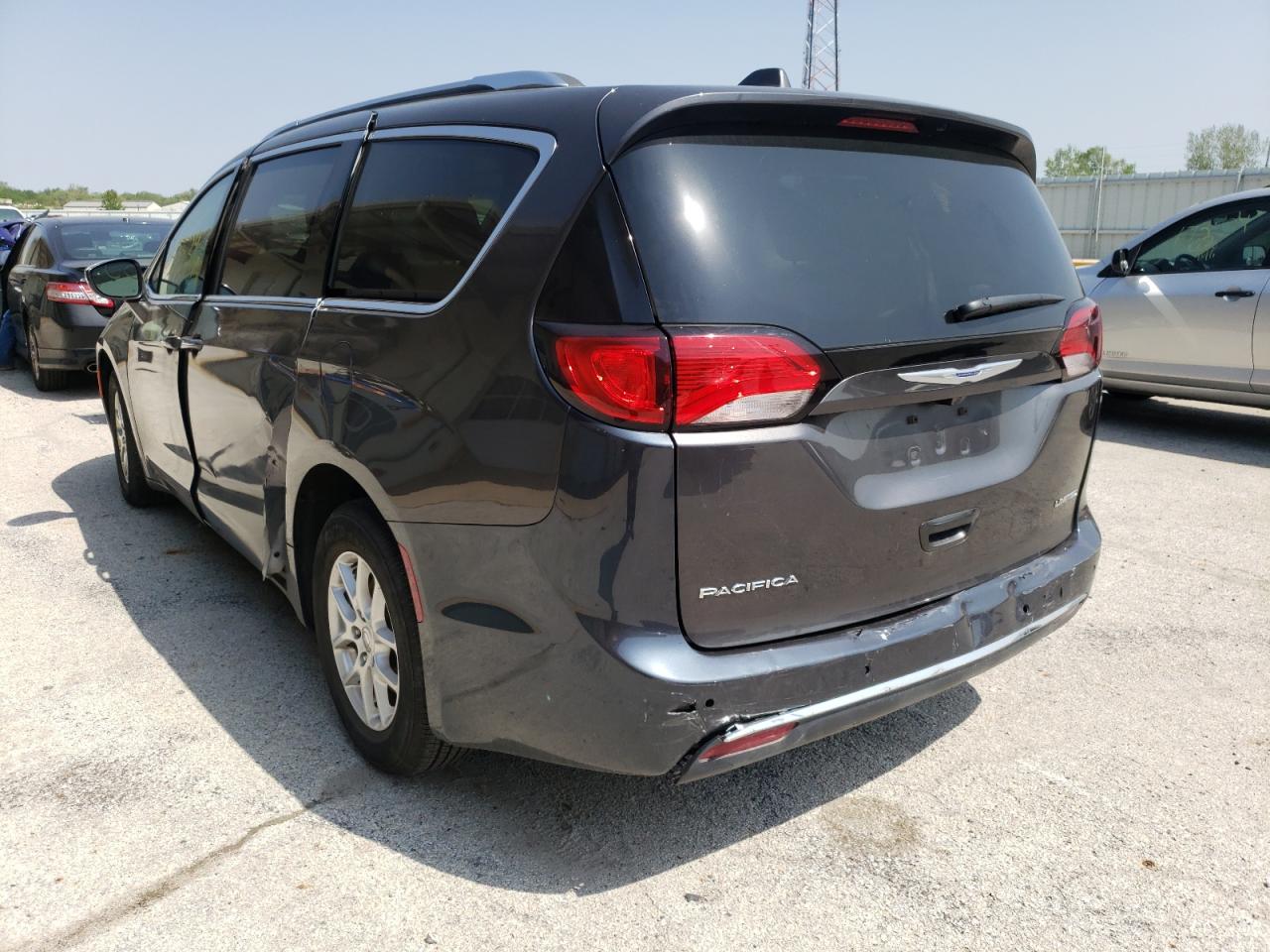 Photo 3 from auction – 2020 CHRYSLER PACIFICA L with VIN 2C4RC1GG7LR176321