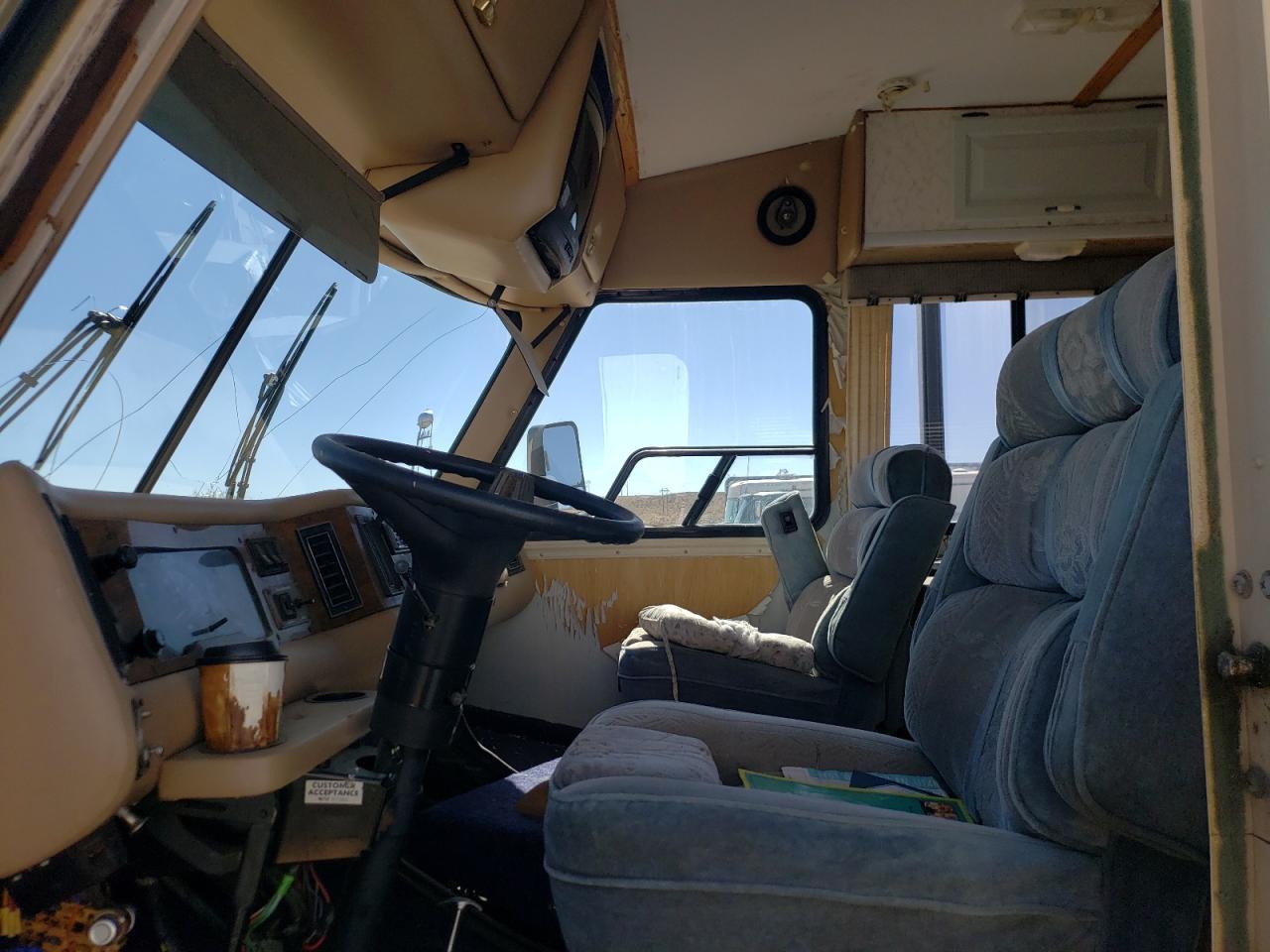 Photo 5 from auction – 1991 REXH RV with VIN 1FCKE33G7LHB55252