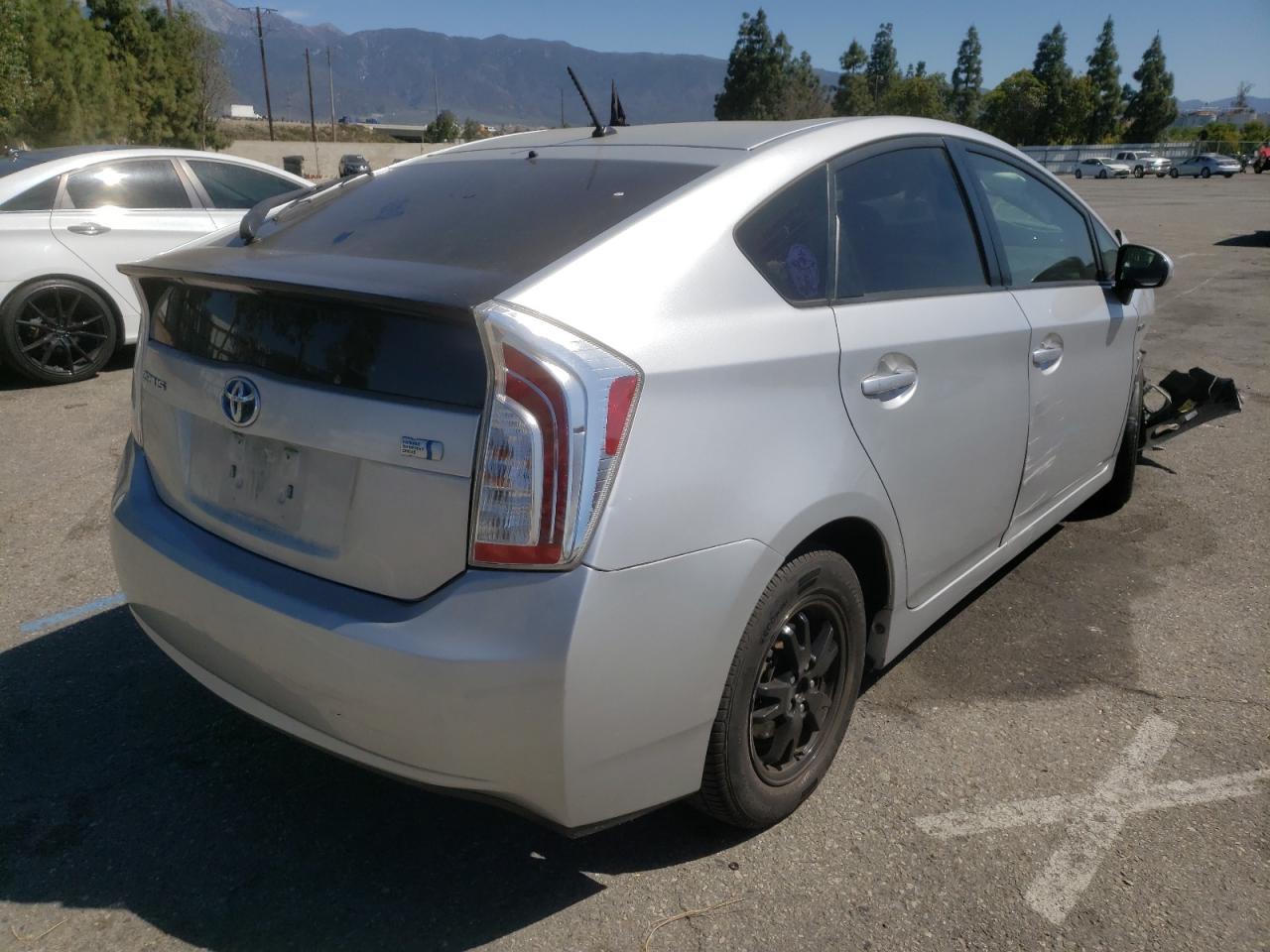 Photo 4 from auction – 2014 TOYOTA PRIUS with VIN JTDKN3DUXE0374020