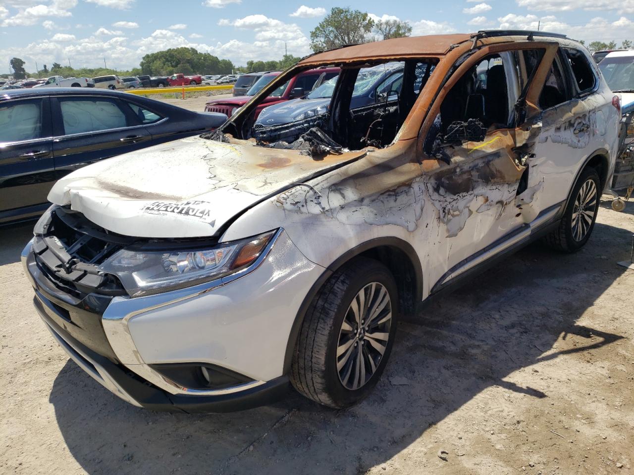 Photo 2 from auction – 2020 MITSUBISHI OUTLANDER with VIN JA4AZ3A36LZ021322