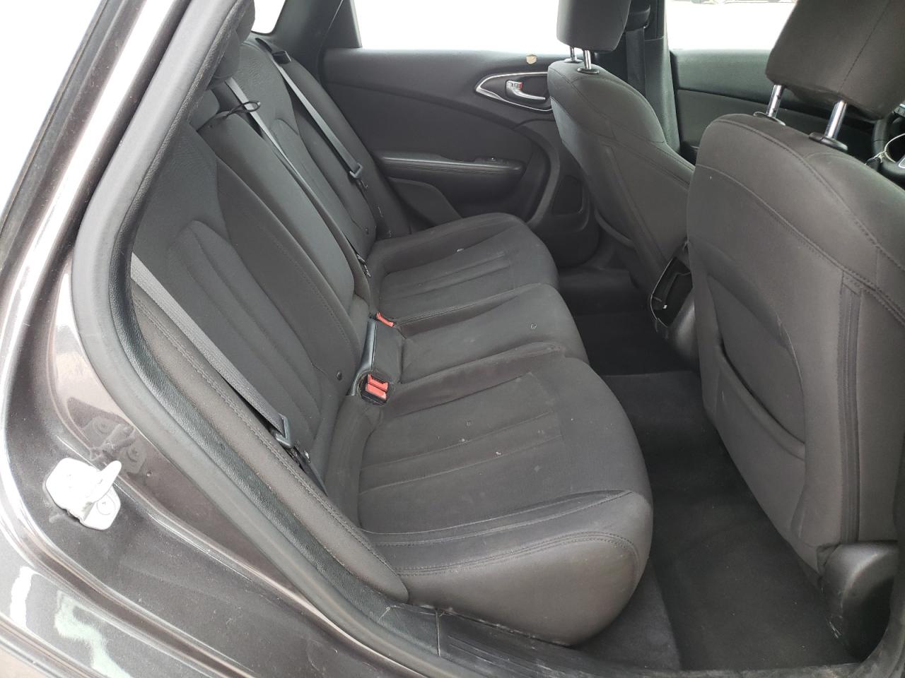 Photo 6 from auction – 2015 CHRYSLER 200 LIMITE with VIN 1C3CCCAB0FN752982