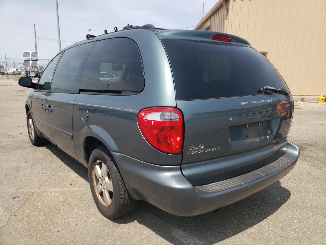 Photo 3 from auction – 2005 DODGE GRAND CARA with VIN 2D4GP44L15R204960