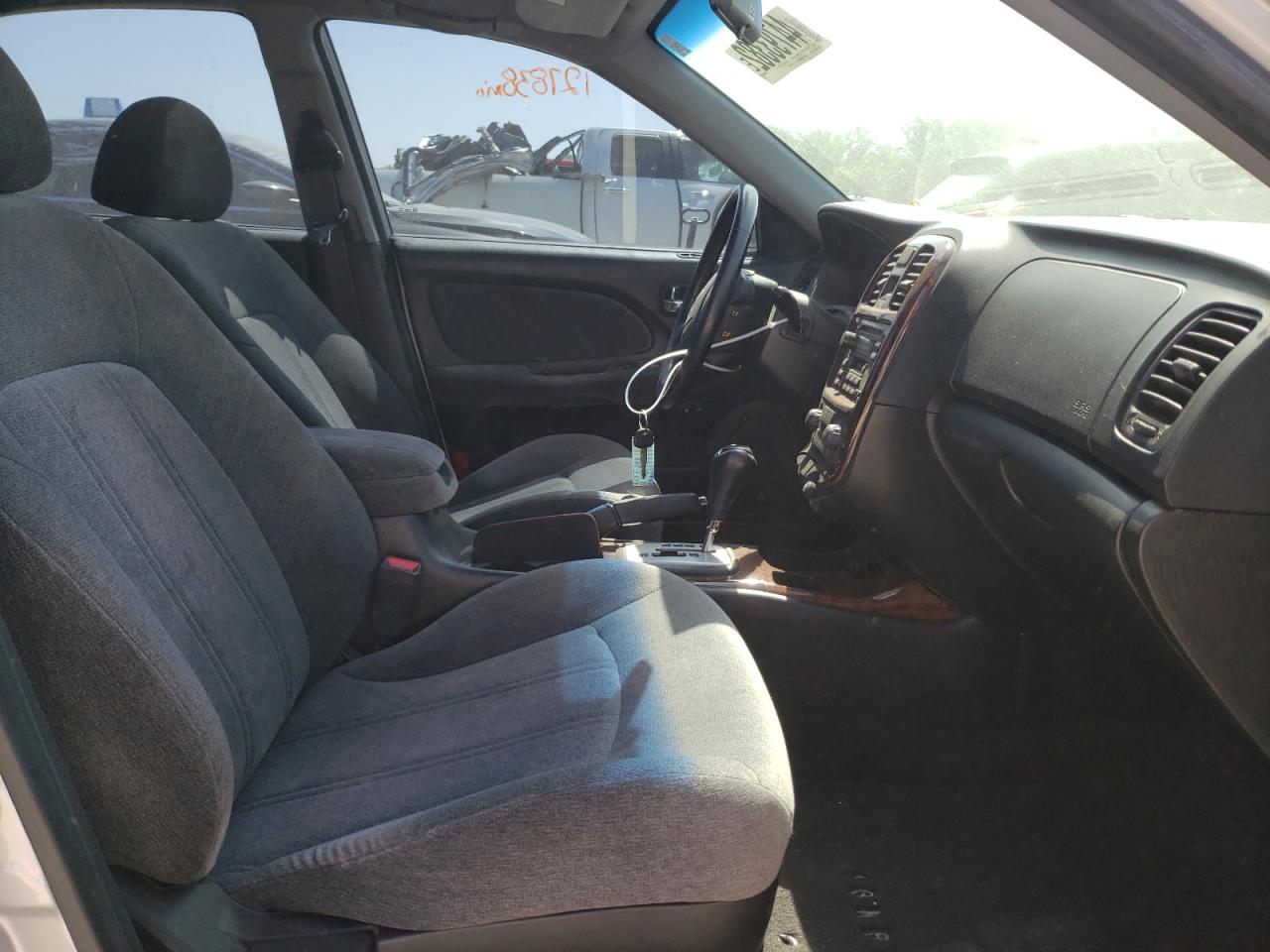 Photo 5 from auction – 2004 HYUNDAI SONATA GLS with VIN KMHWF35H14A071471