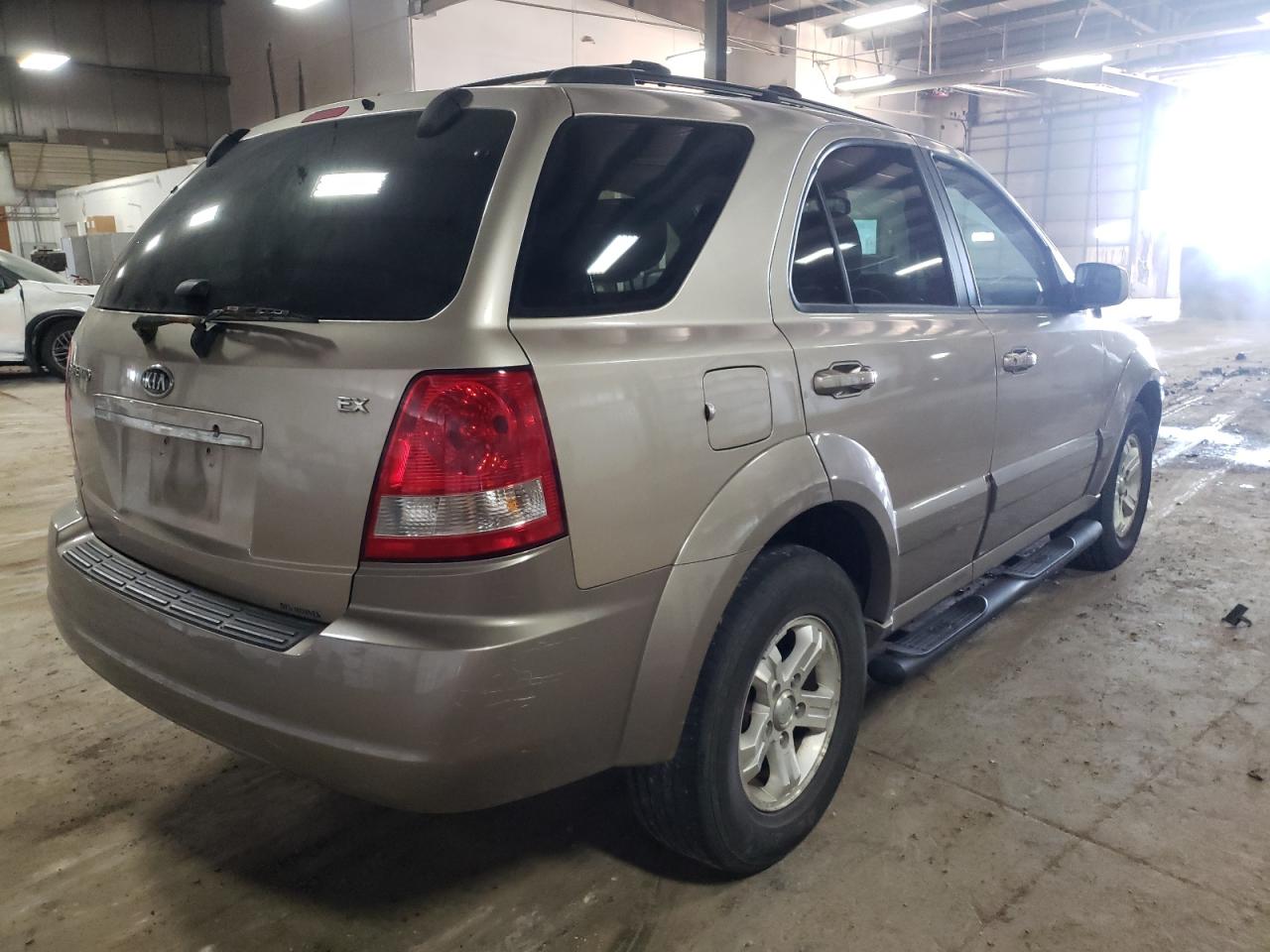 Photo 4 from auction – 2006 KIA SORENTO EX with VIN KNDJC733465564126