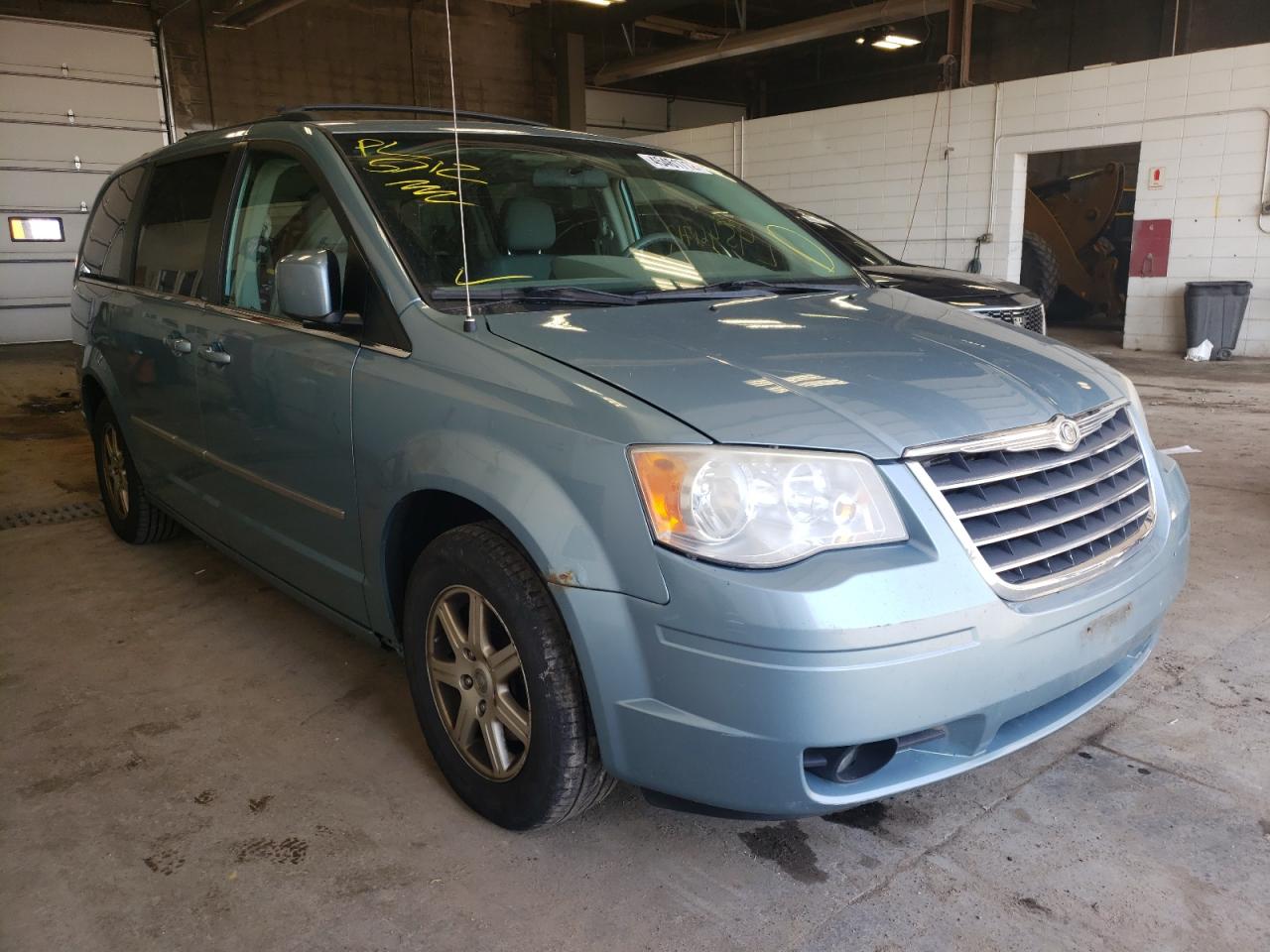 CHRYSLER TOWN & COU 2010 with VIN 2A4RR5D13AR436503 - Photo from auction