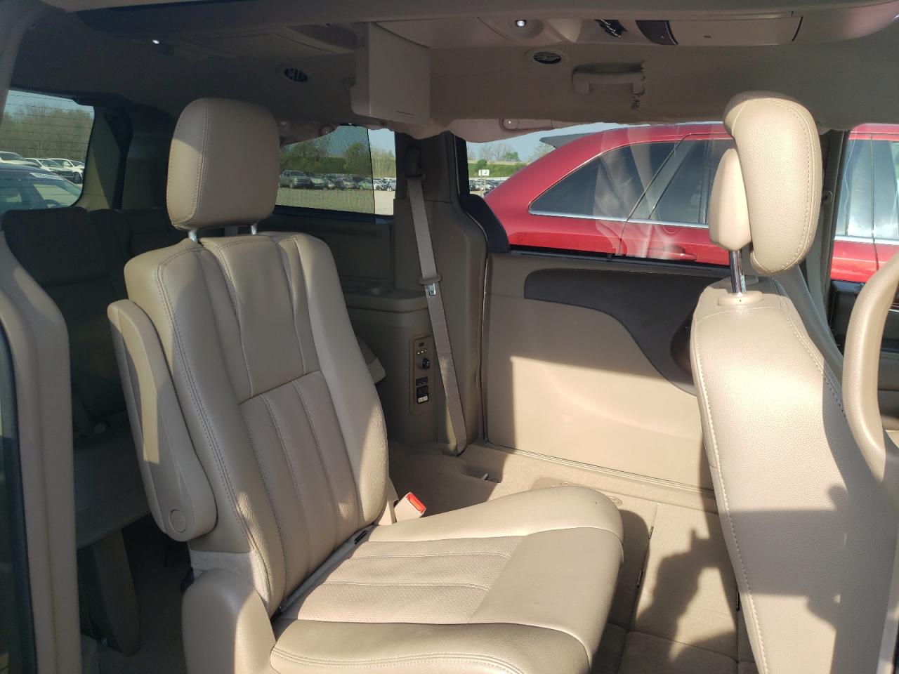 Photo 6 from auction – 2014 CHRYSLER TOWN & COU with VIN 2C4RC1CG6ER199887