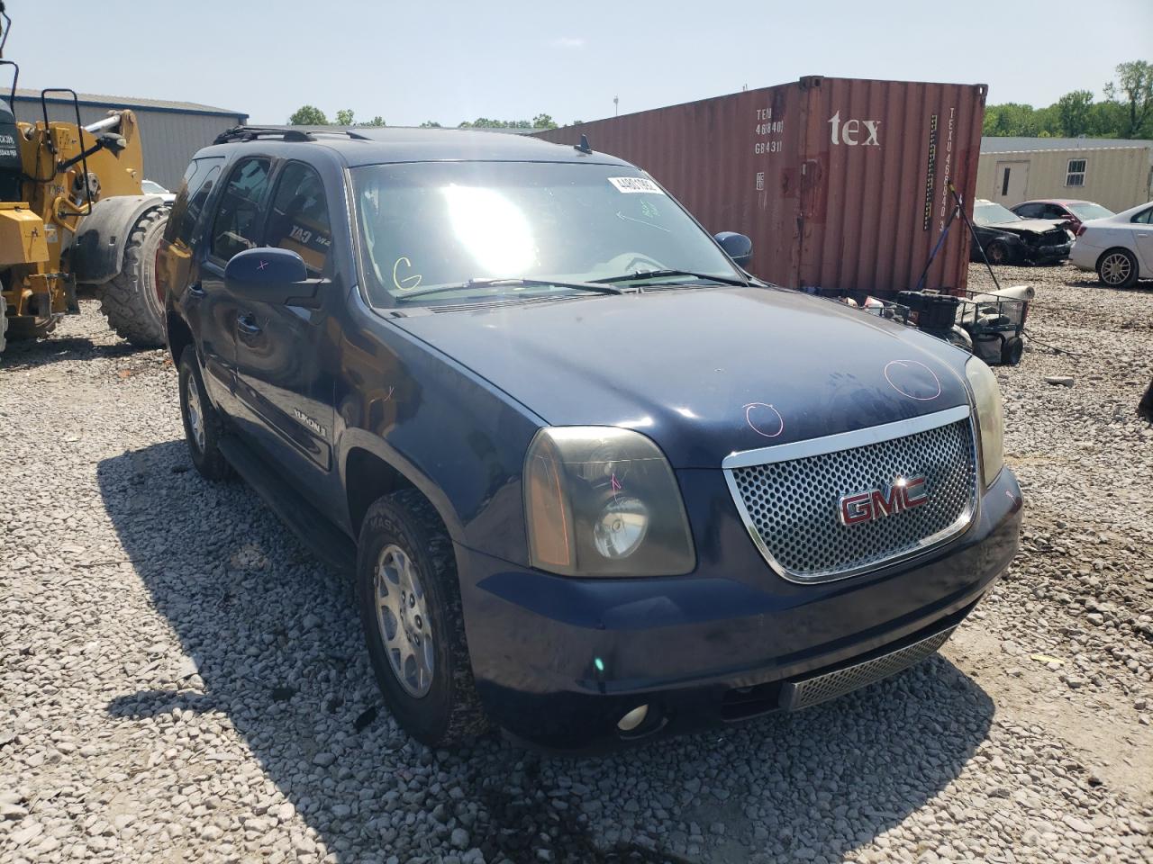 GMC YUKON 2007 with VIN 1GKFC13J57R210826 - Photo from auction