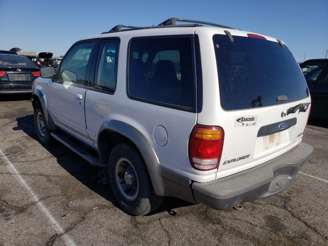 Photo 3 from auction – 2000 FORD EXPLORER S with VIN 1FMYU60E8YUB10266