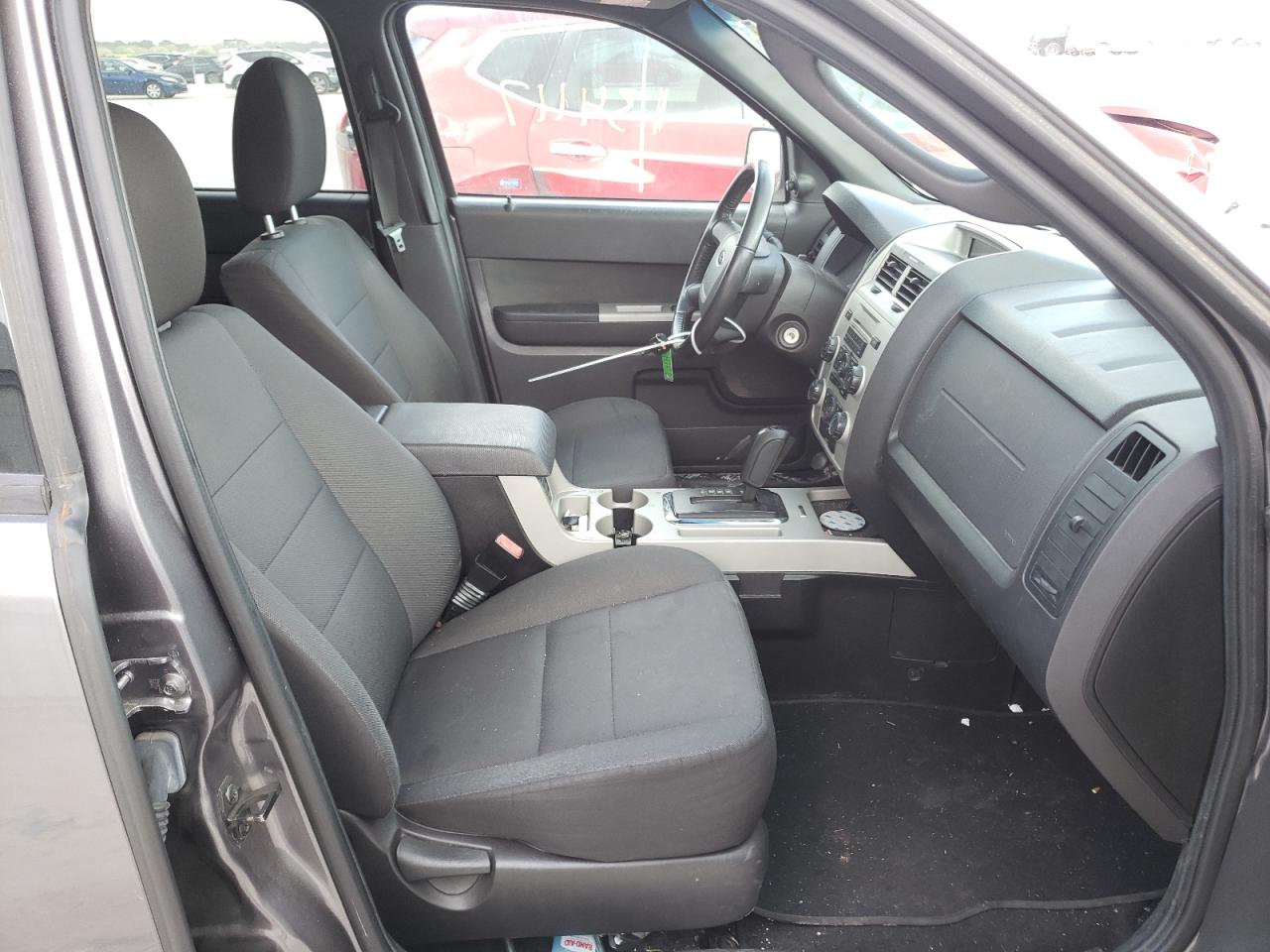 Photo 5 from auction – 2011 FORD ESCAPE XLT with VIN 1FMCU9DGXBKA49951