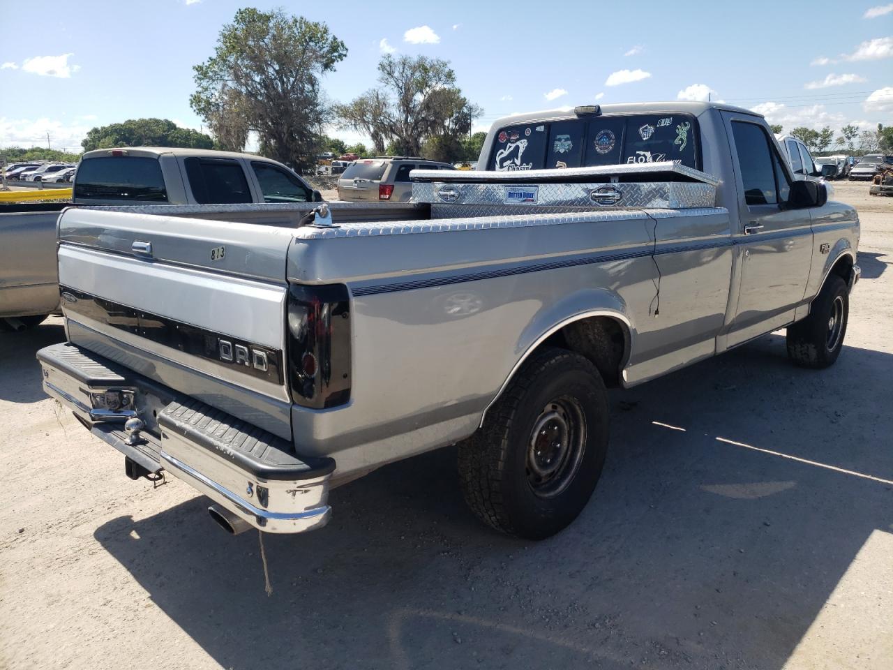 Photo 4 from auction – 1993 FORD F150 with VIN 2FTEF15N9PCA61588