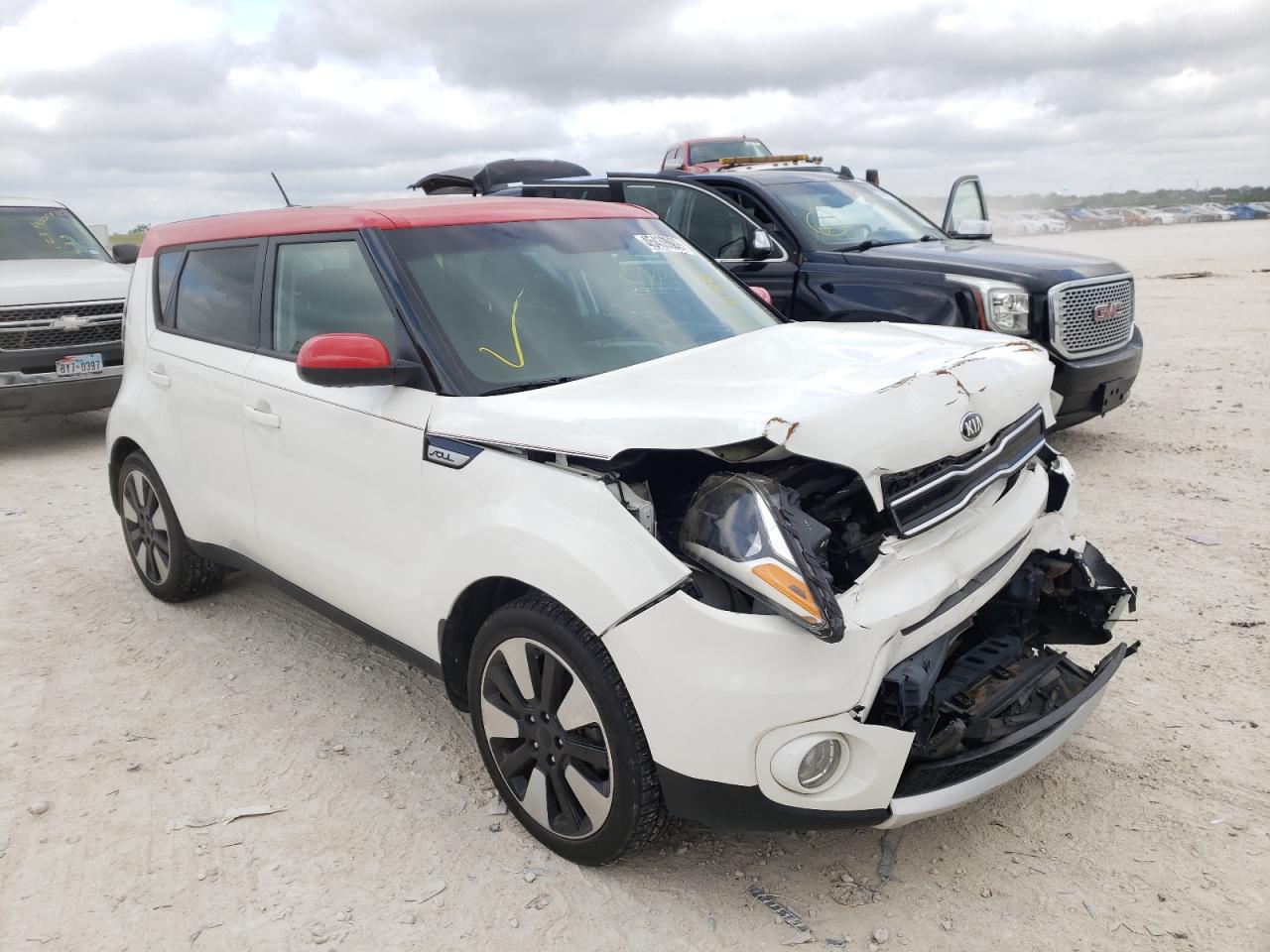 KIA SOUL + 2018 with VIN KNDJP3A52J7596877 - Photo from auction