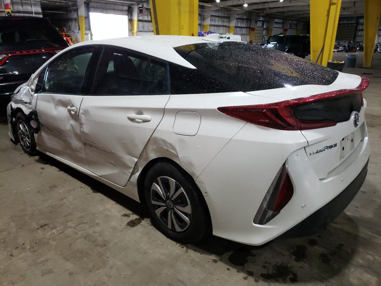 Photo 3 from auction – 2017 TOYOTA PRIUS PRIM with VIN JTDKARFPXH3020684