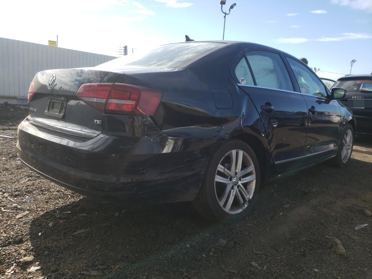 Photo 4 from auction – 2017 VOLKSWAGEN JETTA SEL with VIN 3VWL17AJ6HM297789