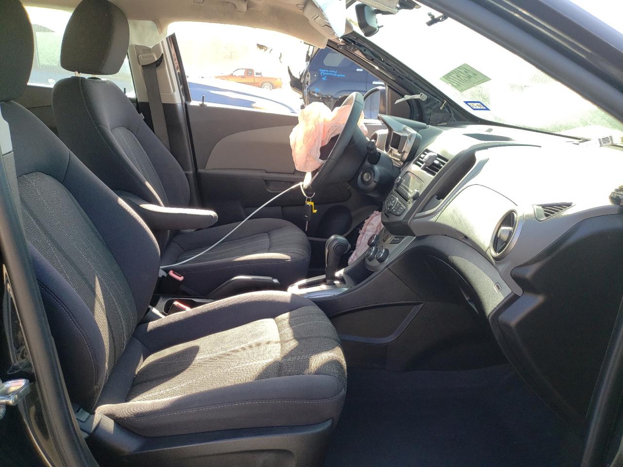 Photo 5 from auction – 2015 CHEVROLET SONIC LT with VIN 1G1JC6SH7F4147346