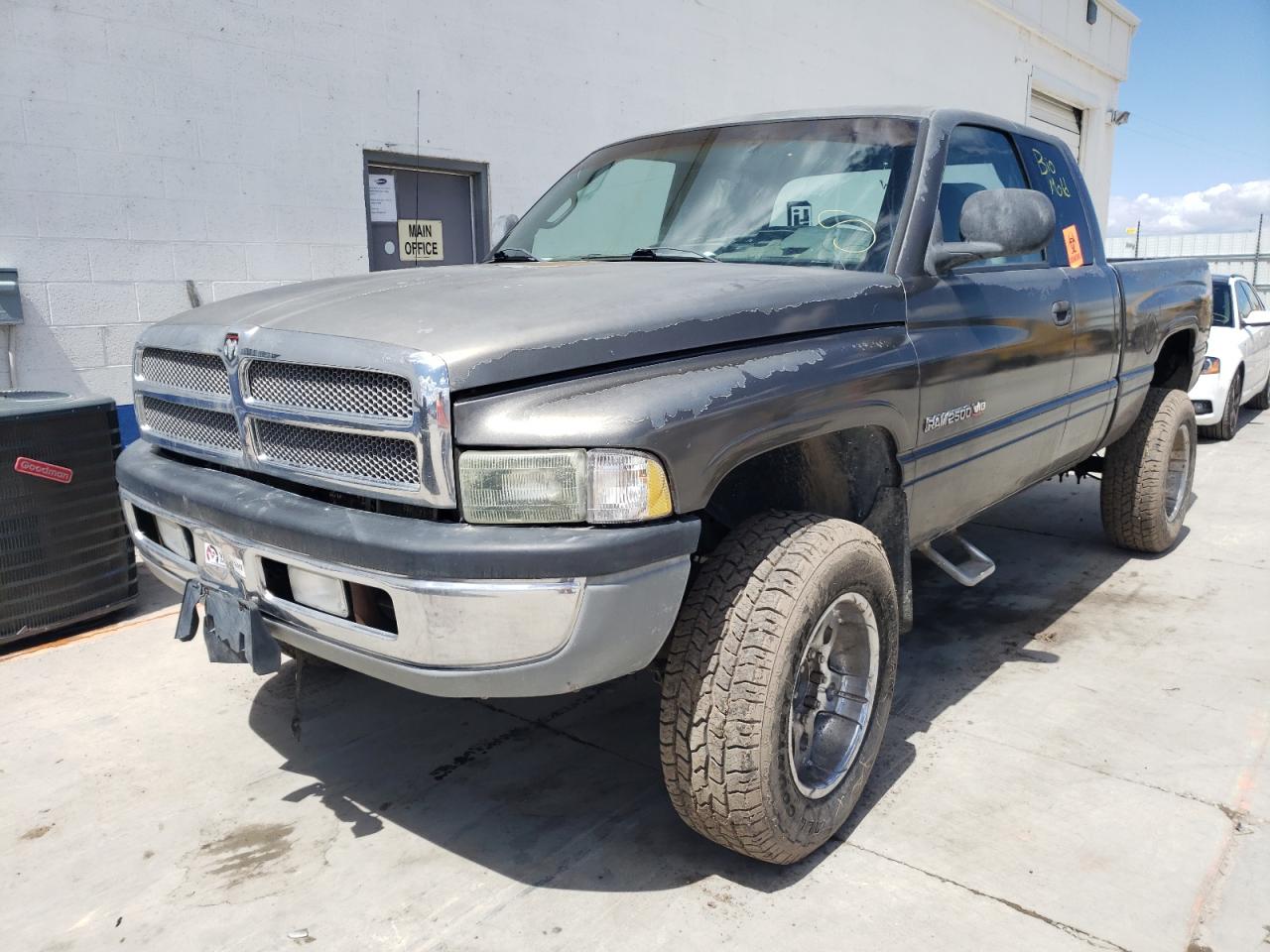 Photo 2 from auction – 2002 DODGE RAM 2500 with VIN 3B7KF23W72M275772
