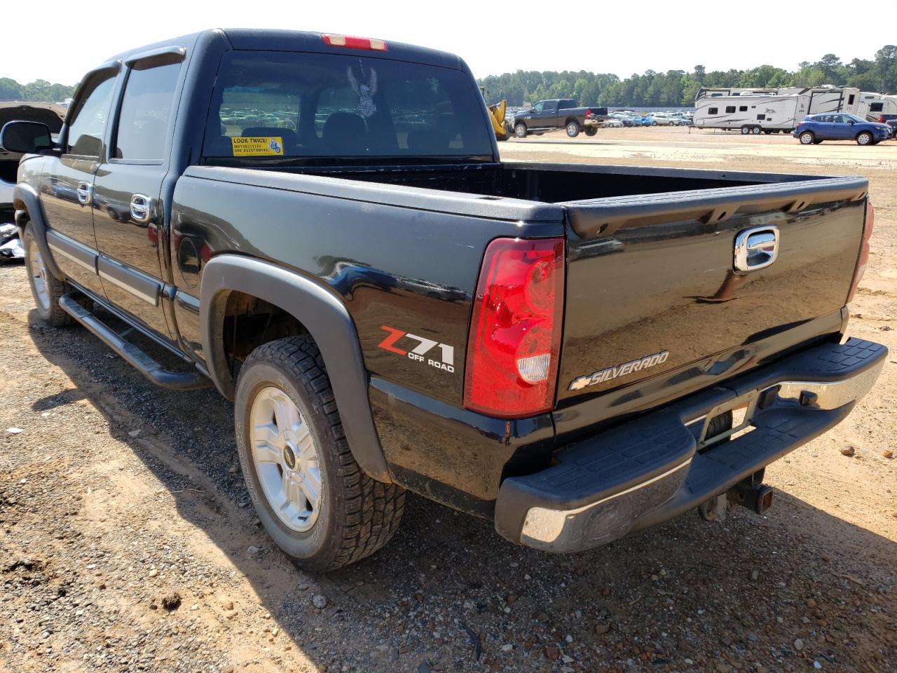 Photo 3 from auction – 2006 CHEVROLET SILVERADO with VIN 2GCEK13T061183375