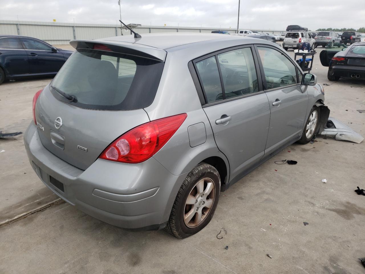 Zdjęcie 4 z aukcji – 2012 NISSAN VERSA S z VIN 3N1BC1CP8CK292950