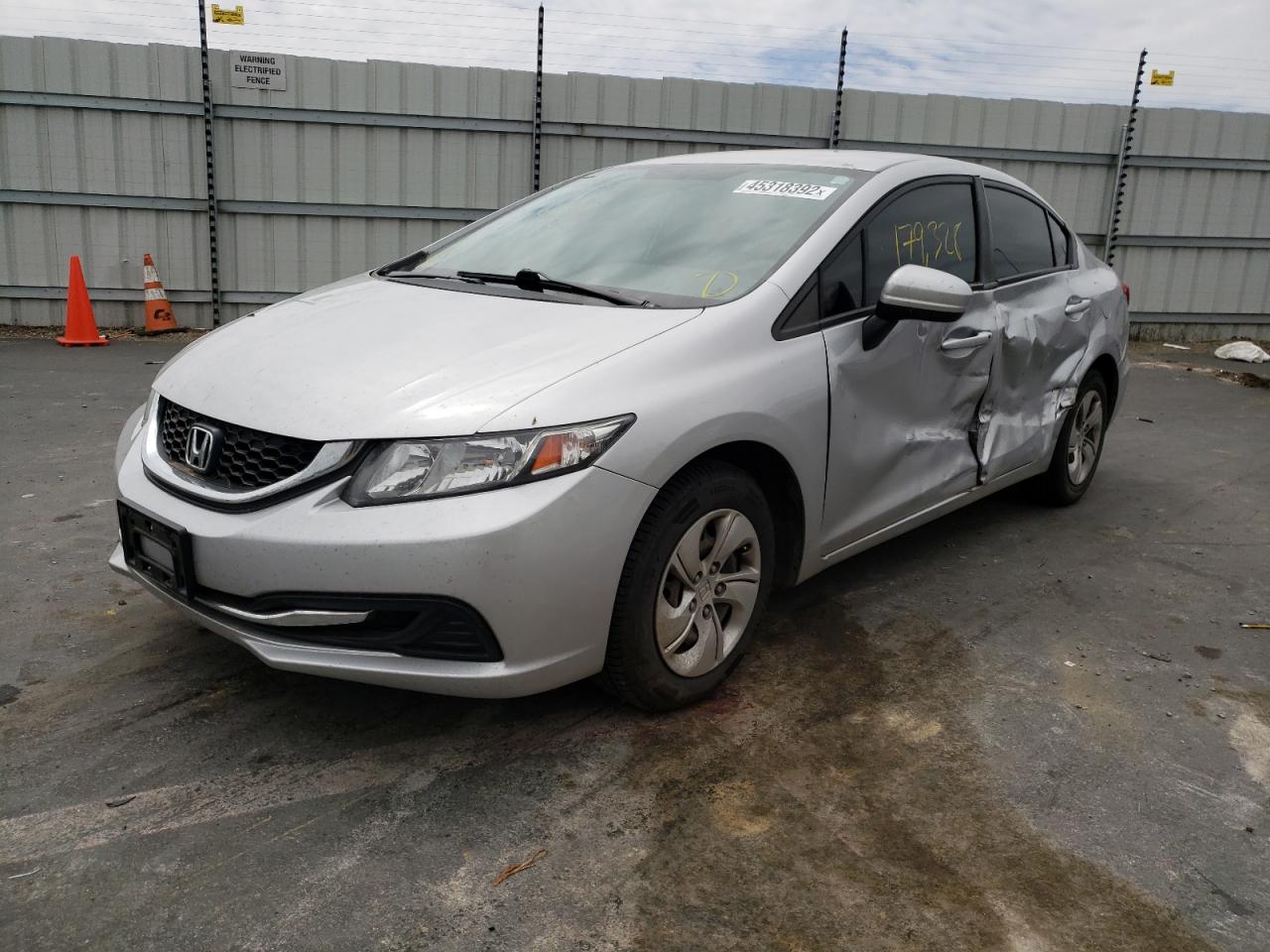 Photo 2 from auction – 2015 HONDA CIVIC LX with VIN 19XFB2F5XFE265043