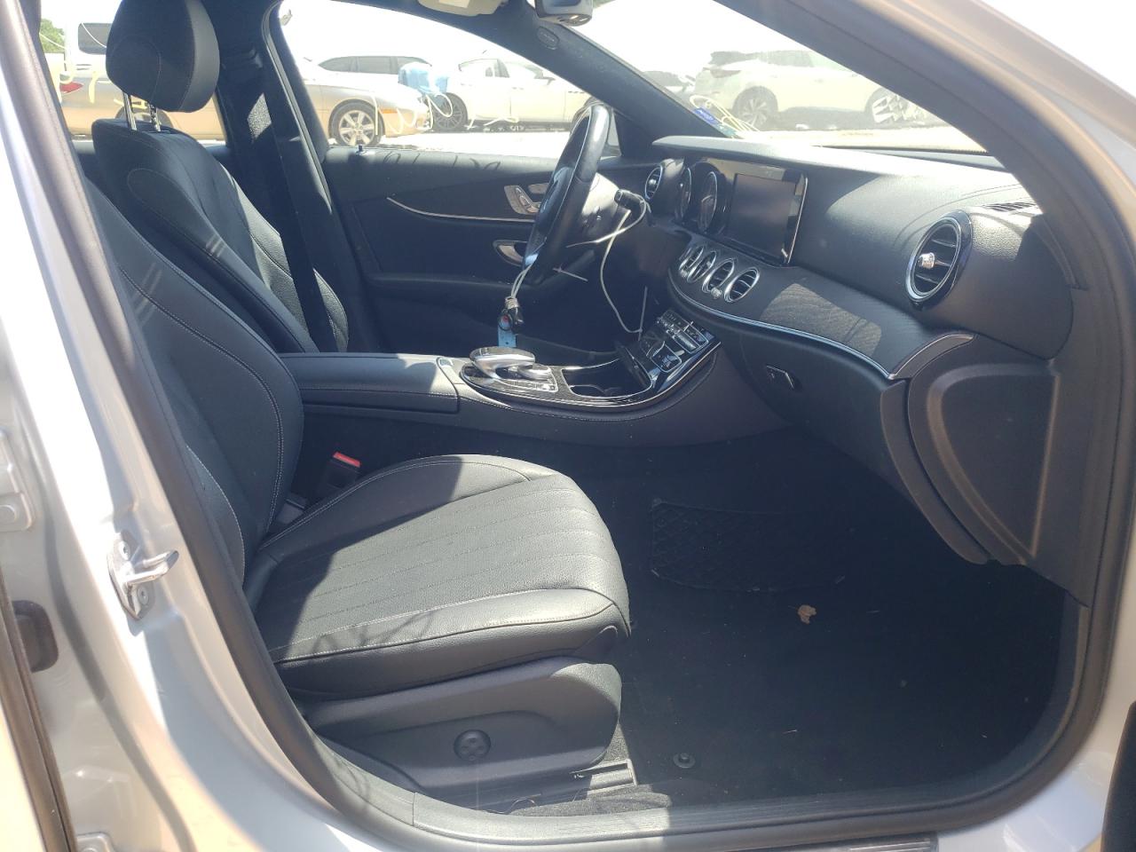 Photo 5 from auction – 2017 MERCEDES-BENZ E 300 with VIN WDDZF4JB6HA188712