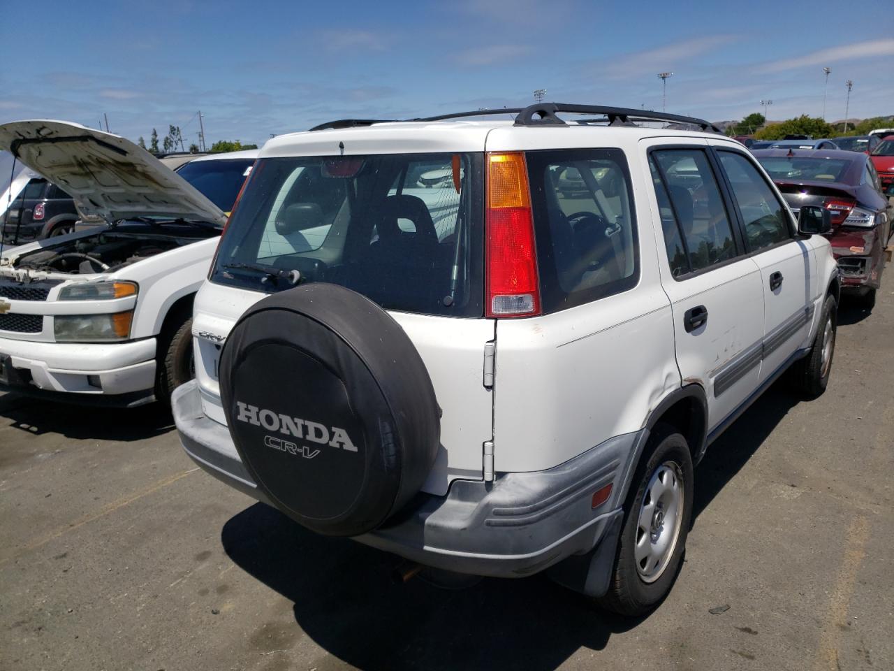 Photo 4 from auction – 2000 HONDA CR-V LX with VIN JHLRD2848YC008701