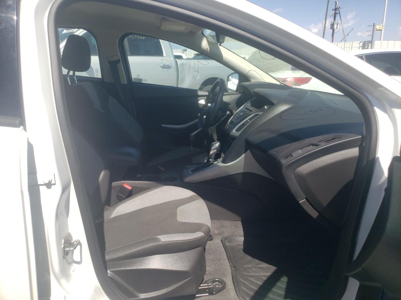 Photo 5 from auction – 2012 FORD FOCUS SE with VIN 1FAHP3K25CL154498