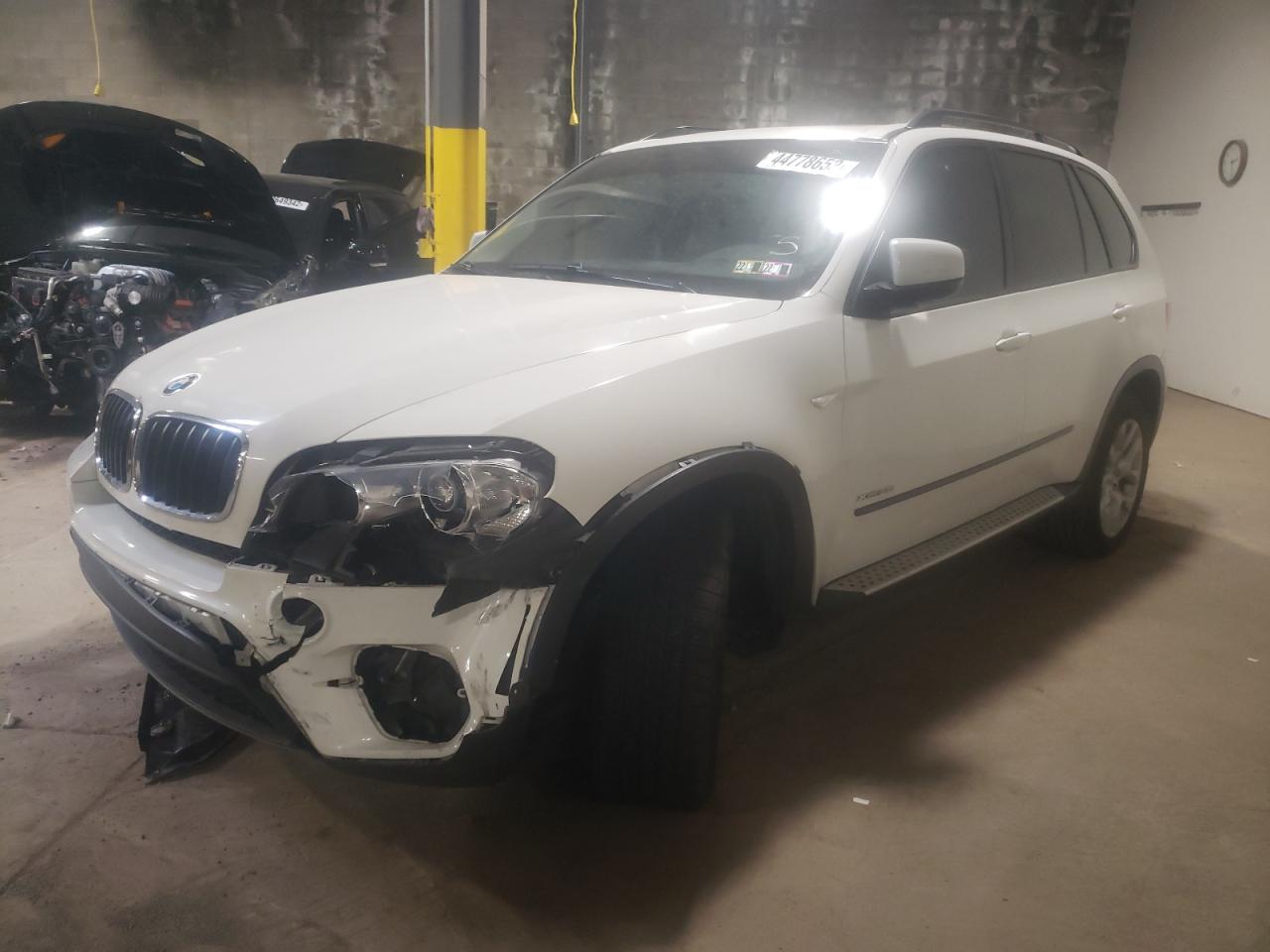 Photo 2 from auction – 2013 BMW X5 with VIN 5UXZV4C58D0B05819