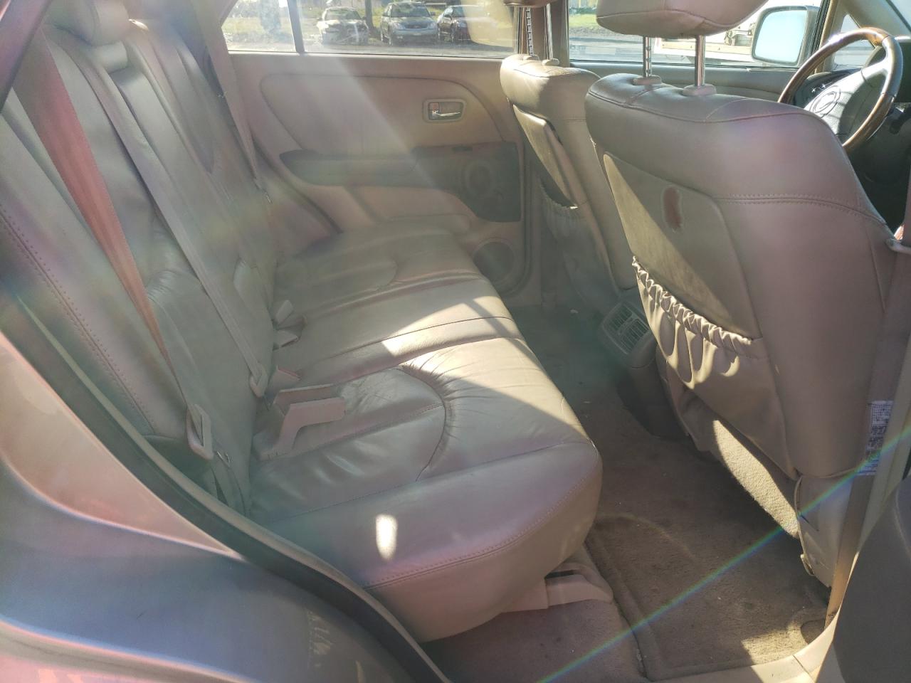 Photo 6 from auction – 2002 LEXUS RX 300 with VIN JTJGF10U620127261