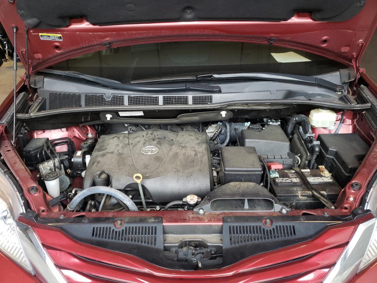 Photo 7 from auction – 2017 TOYOTA SIENNA LE with VIN 5TDKZ3DC1HS785934