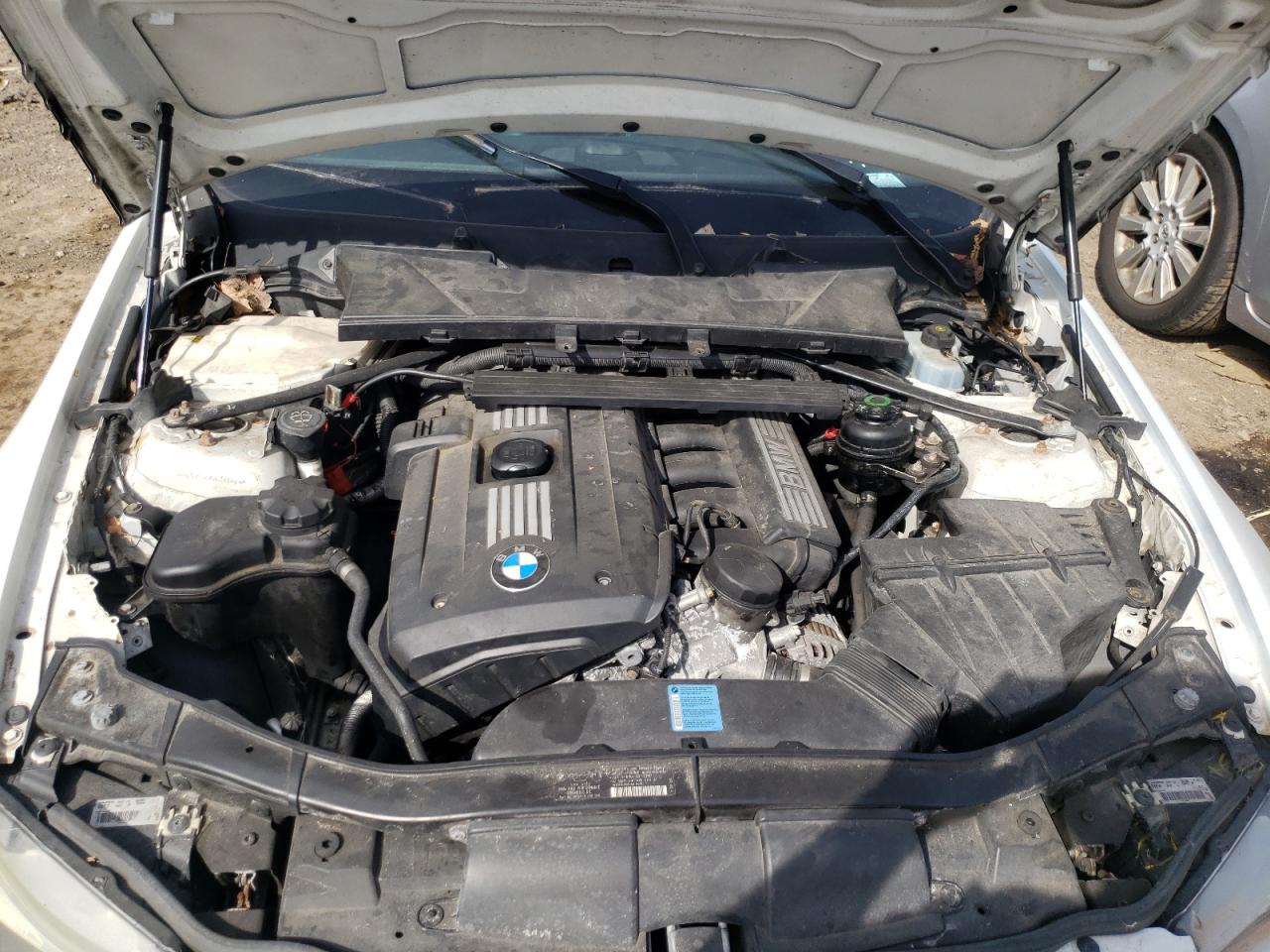 Photo 7 from auction – 2010 BMW 328 XI with VIN WBAPK7C54AA459646