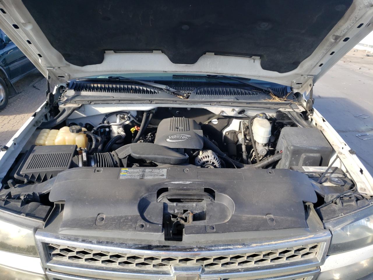 Photo 7 from auction – 2005 CHEVROLET SILVERADO with VIN 1GCHK29U95E208354